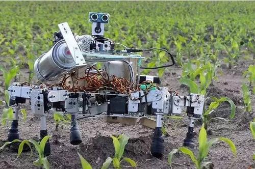 "黑科技"丨"无人驾驶拖拉机"引领农业机械智能时代